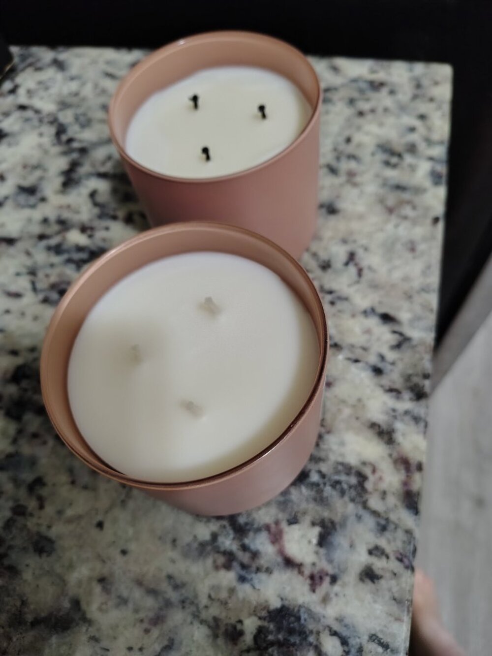 2 Sweet Orange and Agave White Barn Candles with Lid - Picture 2 of 6